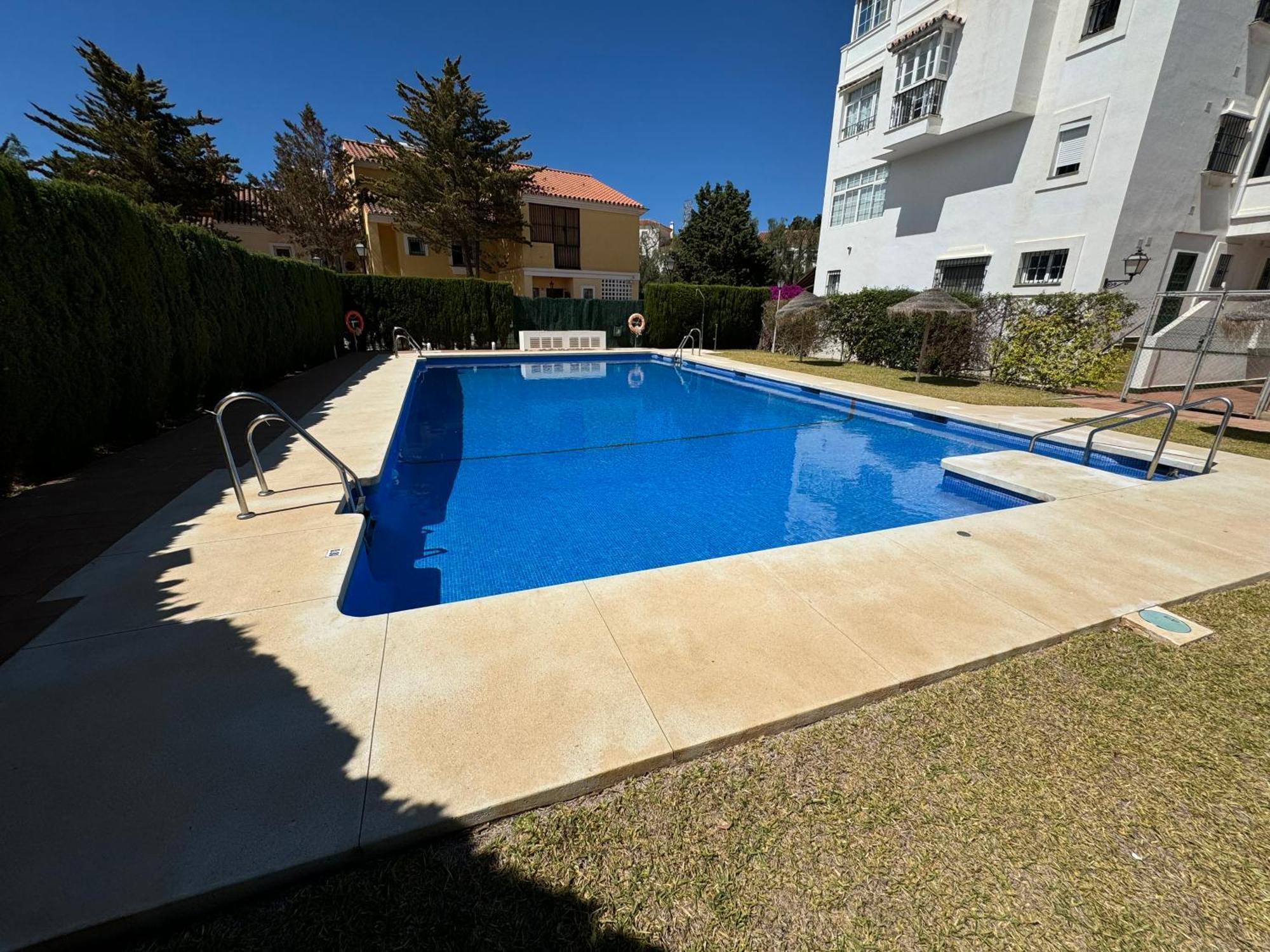 El Atico Con Vistas Al Mediterraneo Parking Y Piscina 6P رينكون ذي لا مْبيكتوري المظهر الخارجي الصورة