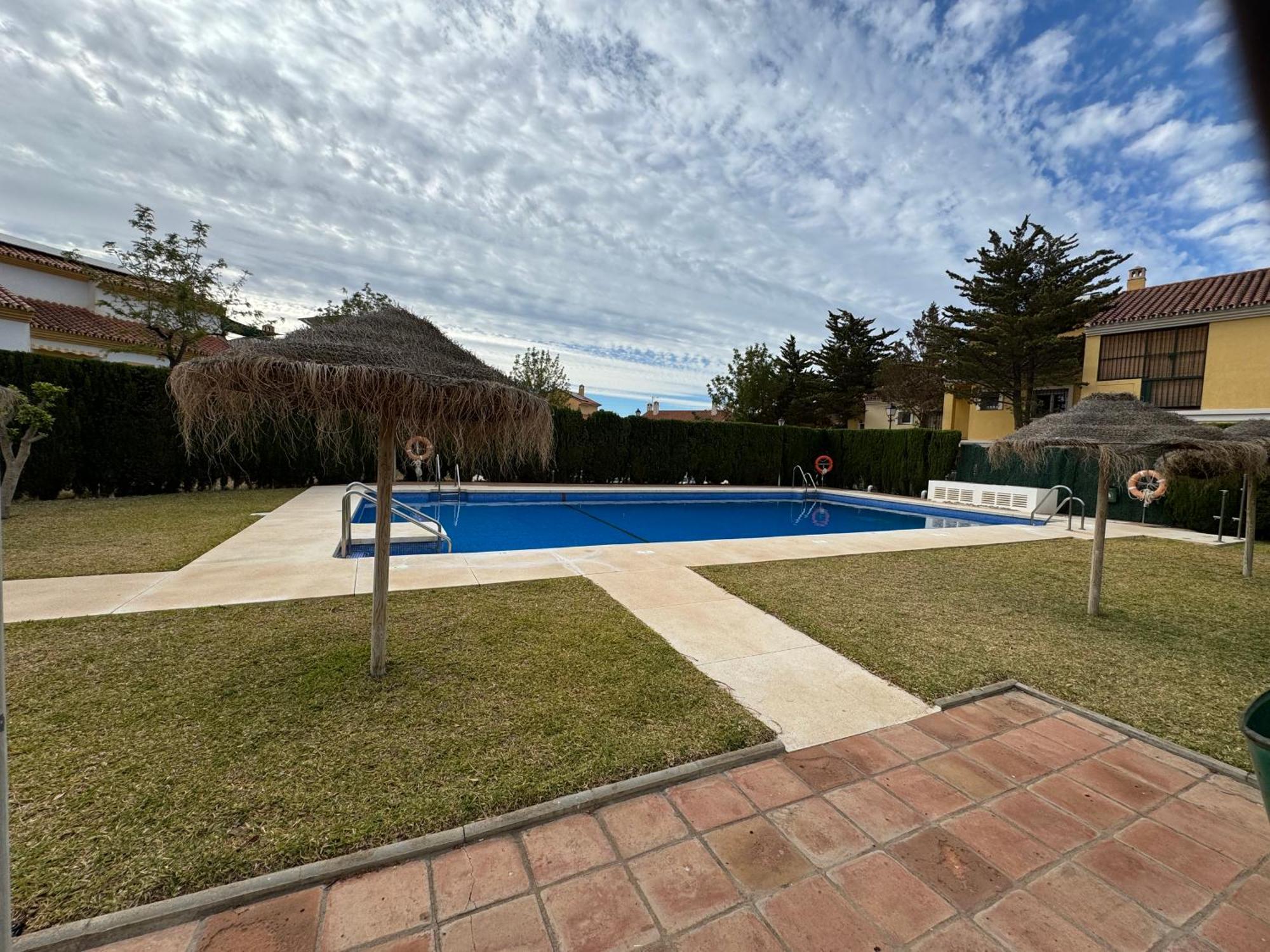 El Atico Con Vistas Al Mediterraneo Parking Y Piscina 6P رينكون ذي لا مْبيكتوري المظهر الخارجي الصورة