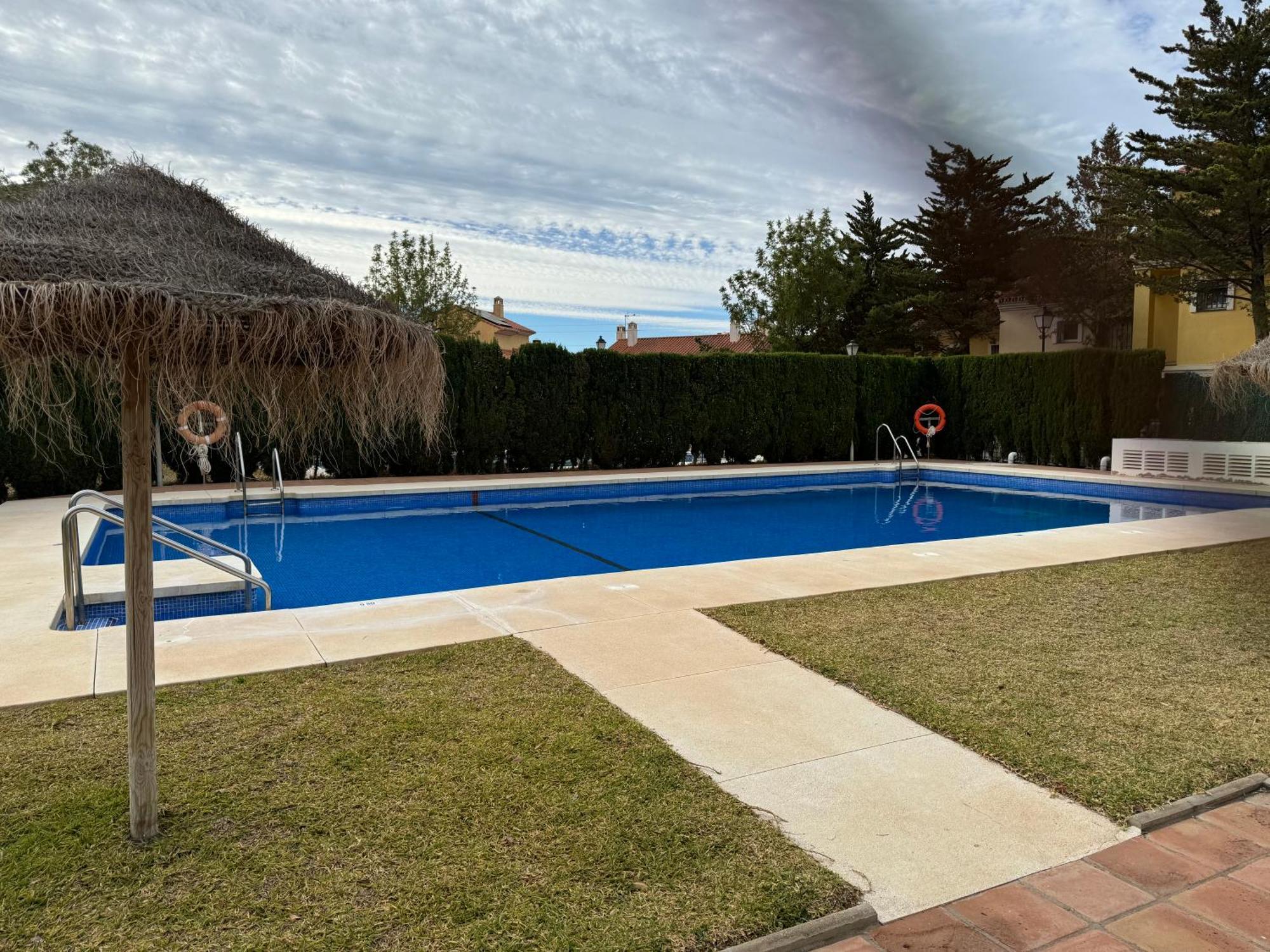 El Atico Con Vistas Al Mediterraneo Parking Y Piscina 6P رينكون ذي لا مْبيكتوري المظهر الخارجي الصورة